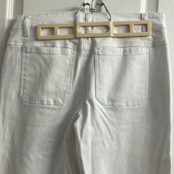 NWT Northern Reflections White Crop Wide Leg Ankle Pants with Tan Buttons Size 4 - Picture 4 of 7